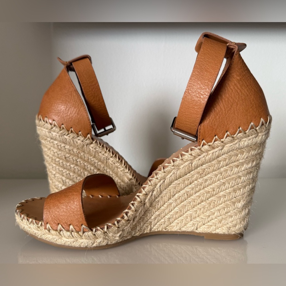 SIZE 8.5 - DOLCE VITA - CARAMEL COGNAC ANKLE STRAP WEDGE ESPADRILLE SANDAL BOHO